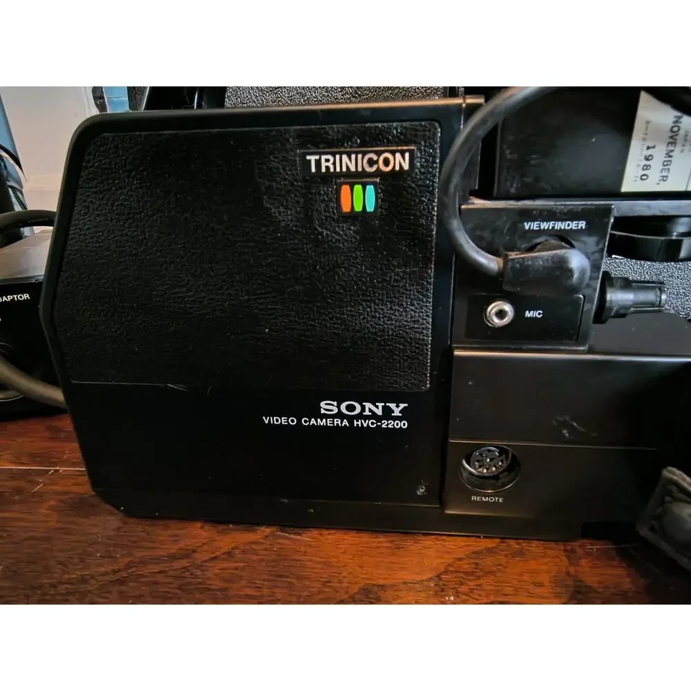 Vintage 1980 Sony HVC-2200 Trinicon Color Video Camera Bundle CMA-100 Case Works